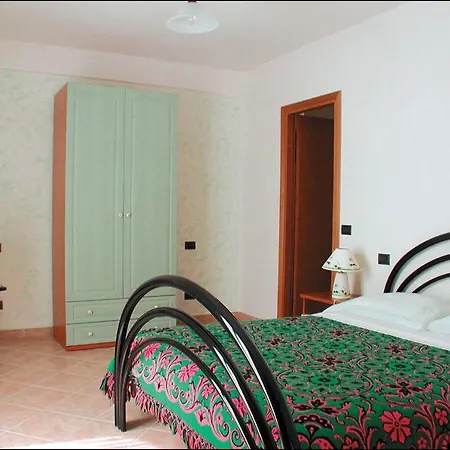Sleeps 4 Wifi Holiday home San Feliciano